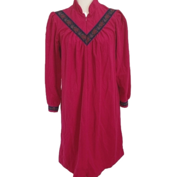 Vintage Other - VINTAGE Fleece Cozy Fuschia Pink Floral Winter Zip Front House Coat Small